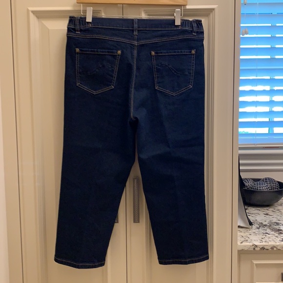 Tribal Capris - Picture 2 of 3